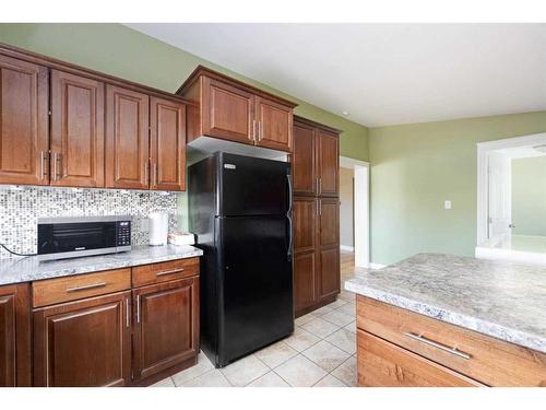 177 Greely Road, Fort Mcmurray, AB - Indoor Photo Showing Kitchen