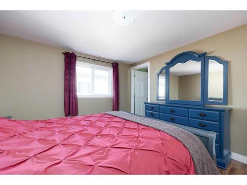 177 Greely Road, Fort Mcmurray, AB - Indoor Photo Showing Bedroom