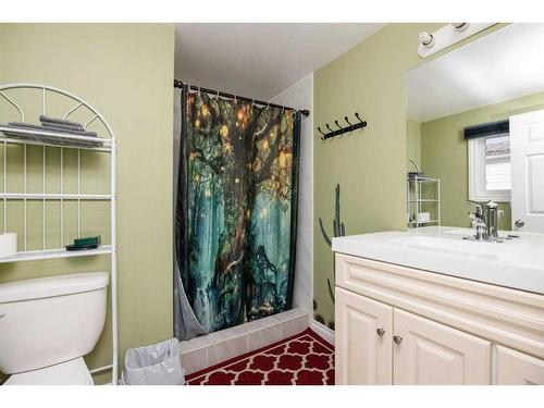 177 Greely Road, Fort Mcmurray, AB - Indoor Photo Showing Bathroom