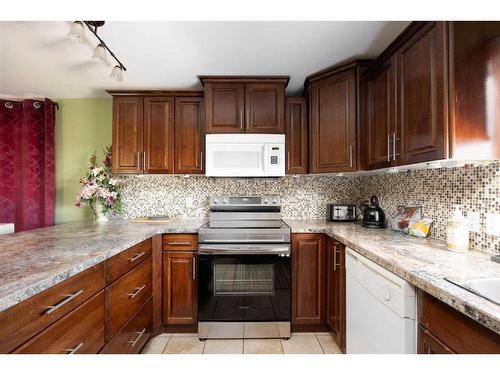 177 Greely Road, Fort Mcmurray, AB - Indoor Photo Showing Kitchen