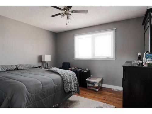 136 Marten Place, Fort Mcmurray, AB - Indoor Photo Showing Bedroom