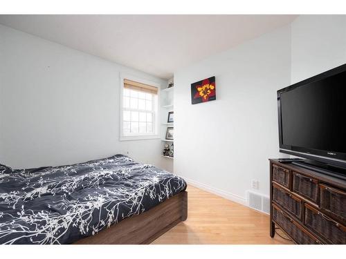 108 Laboucane Crescent, Fort Mcmurray, AB - Indoor Photo Showing Bedroom