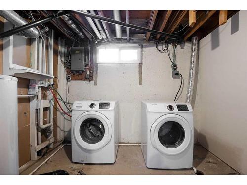 13 Bennett Crescent, Fort Mcmurray, AB - Indoor Photo Showing Laundry Room