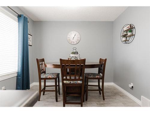 211 Bear Paw Drive, Fort Mcmurray, AB - Indoor Photo Showing Dining Room