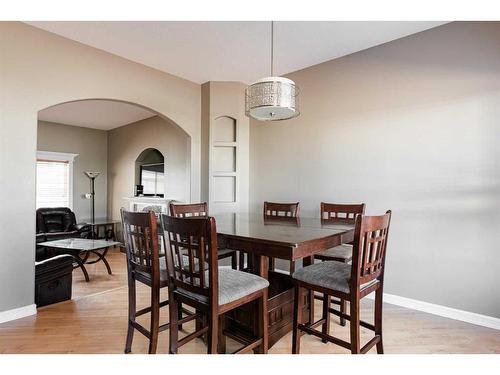 187 Breukel Crescent, Fort Mcmurray, AB - Indoor Photo Showing Dining Room