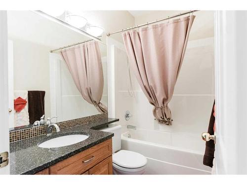 187 Breukel Crescent, Fort Mcmurray, AB - Indoor Photo Showing Bathroom