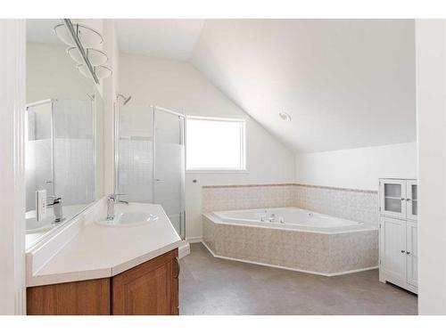 187 Breukel Crescent, Fort Mcmurray, AB - Indoor Photo Showing Bathroom
