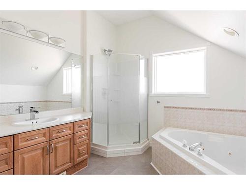 187 Breukel Crescent, Fort Mcmurray, AB - Indoor Photo Showing Bathroom