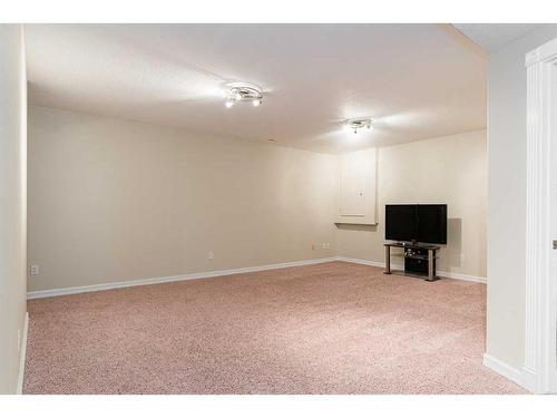187 Breukel Crescent, Fort Mcmurray, AB - Indoor Photo Showing Other Room
