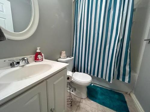 149 Pickles Crescent, Fort Mcmurray, AB - Indoor Photo Showing Bathroom