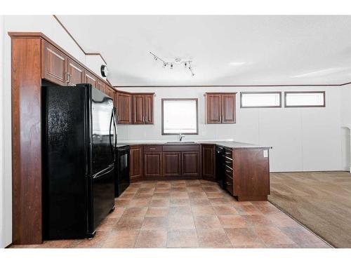 160 Greenbriar Bay, Fort Mcmurray, AB - Indoor Photo Showing Kitchen
