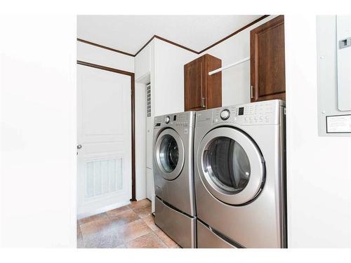 160 Greenbriar Bay, Fort Mcmurray, AB - Indoor Photo Showing Laundry Room