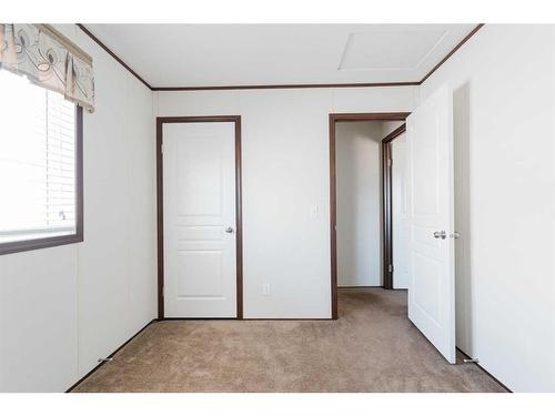 160 Greenbriar Bay, Fort Mcmurray, AB - Indoor Photo Showing Other Room