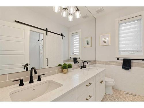 121 Cobblestone Bay, Fort Mcmurray, AB - Indoor Photo Showing Bathroom