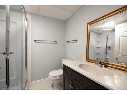 147 Brett Drive, Fort Mcmurray, AB - Indoor Photo Showing Bathroom