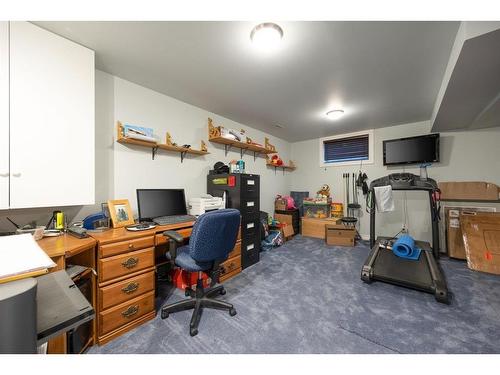 147 Brett Drive, Fort Mcmurray, AB - Indoor Photo Showing Gym Room