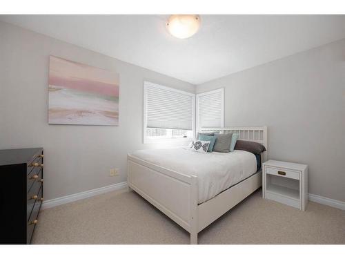143 Berard Crescent, Fort Mcmurray, AB - Indoor Photo Showing Bedroom