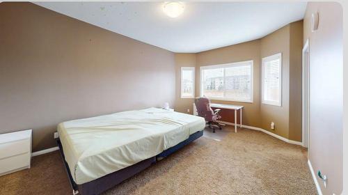 390 Pacific Crescent, Fort Mcmurray, AB - Indoor Photo Showing Bedroom
