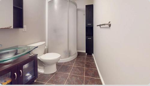 390 Pacific Crescent, Fort Mcmurray, AB - Indoor Photo Showing Bathroom