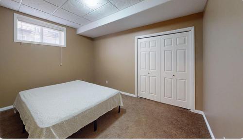 390 Pacific Crescent, Fort Mcmurray, AB - Indoor Photo Showing Bedroom