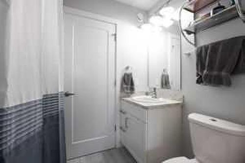 253 Siltstone Place, Fort Mcmurray, AB - Indoor Photo Showing Bathroom