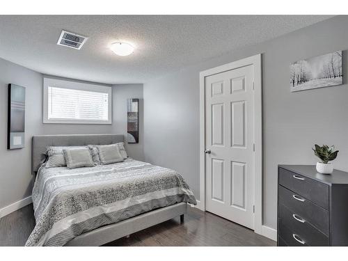 269 Grosbeak Way, Fort Mcmurray, AB - Indoor Photo Showing Bedroom