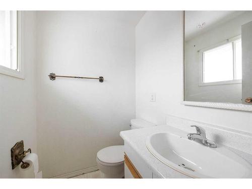 338 Hillcrest Drive, Fort Mcmurray, AB - Indoor Photo Showing Bathroom