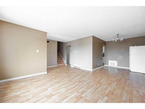 338 Hillcrest Drive, Fort Mcmurray, AB - Indoor Photo Showing Other Room