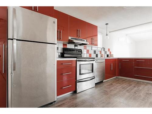 232 Caouette Crescent, Fort Mcmurray, AB - Indoor Photo Showing Kitchen