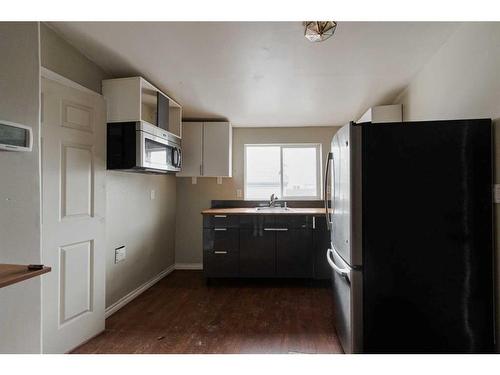 108 Grey Owl Place, Fort Mcmurray, AB - Indoor Photo Showing Kitchen