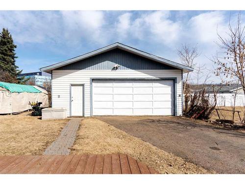 44 Bell Crescent, Fort Mcmurray, AB - Outdoor With Exterior
