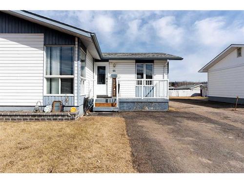 44 Bell Crescent, Fort Mcmurray, AB - Outdoor