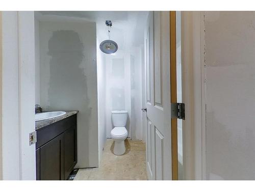 134 Mayflower Bay, Fort Mcmurray, AB - Indoor Photo Showing Bathroom