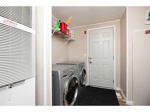 157 Mckinlay Crescent, Fort Mcmurray, AB - Indoor Photo Showing Laundry Room