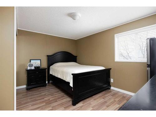 157 Mckinlay Crescent, Fort Mcmurray, AB - Indoor Photo Showing Bedroom