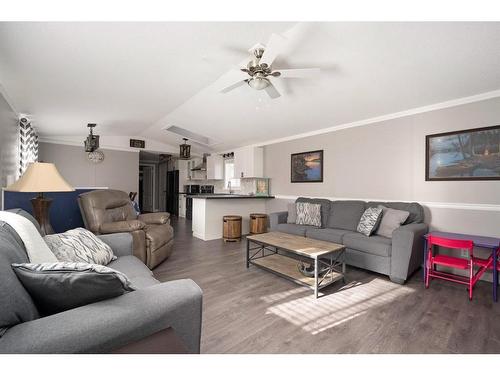 209 Mustang Road, Fort Mcmurray, AB - Indoor Photo Showing Living Room