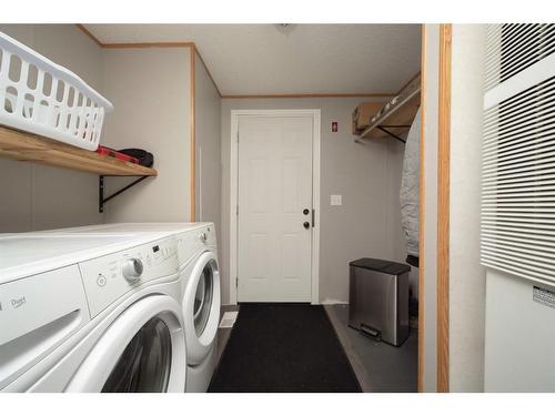 209 Mustang Road, Fort Mcmurray, AB - Indoor Photo Showing Laundry Room