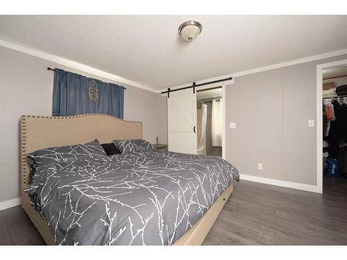 209 Mustang Road, Fort Mcmurray, AB - Indoor Photo Showing Bedroom