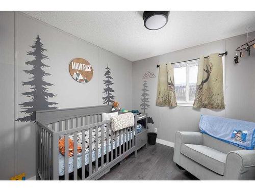 209 Mustang Road, Fort Mcmurray, AB - Indoor Photo Showing Bedroom