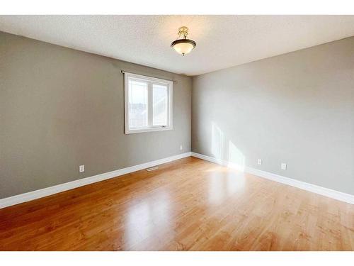 174 Oaks Crescent, Fort Mcmurray, AB - Indoor Photo Showing Other Room
