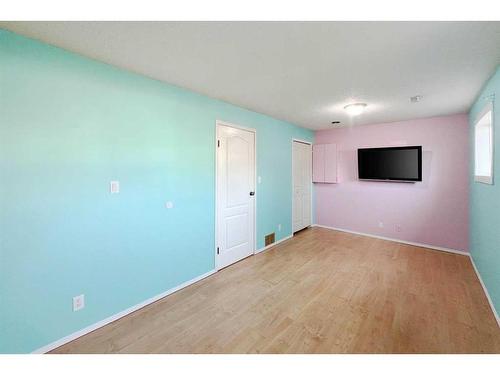 174 Oaks Crescent, Fort Mcmurray, AB - Indoor Photo Showing Other Room