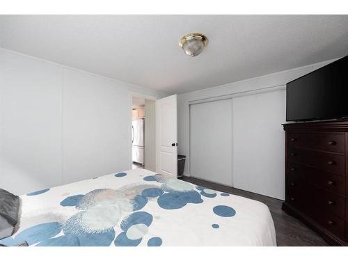 205 Cree Road, Fort Mcmurray, AB - Indoor Photo Showing Bedroom