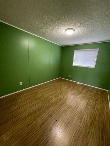 316 Harpe Way, Fort Mcmurray, AB - Indoor Photo Showing Other Room