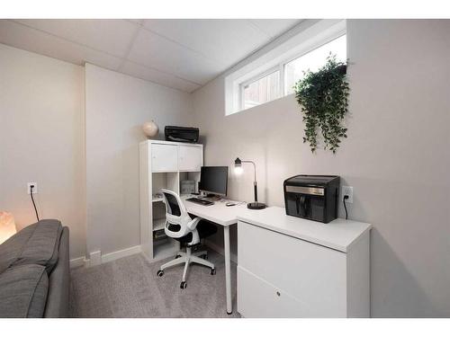 142 Dominion Drive, Fort Mcmurray, AB - Indoor Photo Showing Office