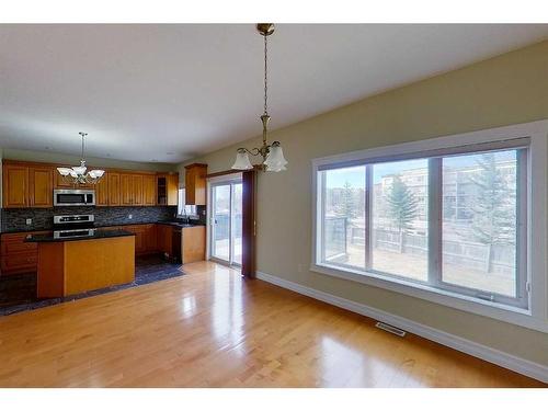 418 Grosbeak Way, Fort Mcmurray, AB - Indoor Photo Showing Kitchen