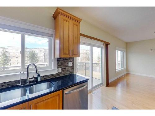 418 Grosbeak Way, Fort Mcmurray, AB - Indoor Photo Showing Kitchen With Double Sink