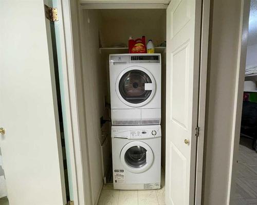 1644-21 Macdonald Drive, Fort Mcmurray, AB - Indoor Photo Showing Laundry Room