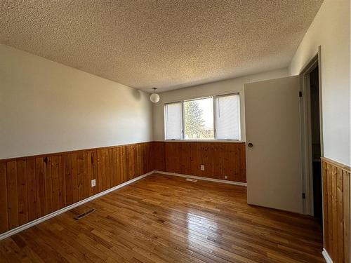21 Mcleod Street, Fort Mcmurray, AB - Indoor Photo Showing Other Room
