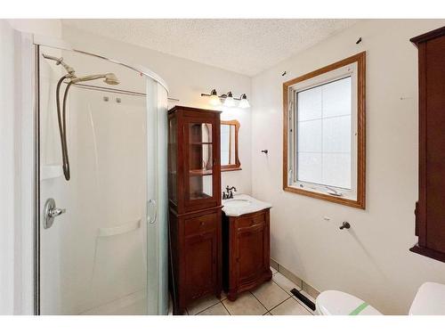 185 Ermine Crescent, Fort Mcmurray, AB - Indoor Photo Showing Bathroom