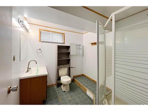 185 Ermine Crescent, Fort Mcmurray, AB - Indoor Photo Showing Bathroom